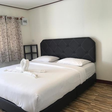 บ้านวิรา ห้องพัก Baan Wira Khon Kaen Exteriör bild