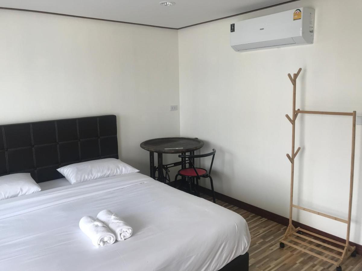 บ้านวิรา ห้องพัก Baan Wira Khon Kaen Exteriör bild